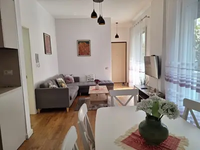 Apartment 2+1 for rent in Pireu Fish Restaurant, Tirana, 80 m². Photo 4 of 8