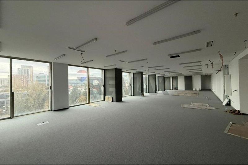 Zyrë me qera në Downtown One, Tiranë, 1 570 m². Foto 2 nga 4