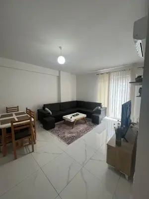 Appartamento 2+1 in affitto a Kompleksi BUSHGJOKA, Kamza, 82 m². Foto 1 di 8