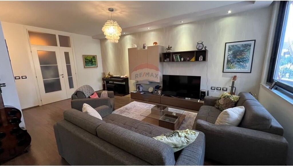 Apartment for rent in Blloku, Tirana, 124 m². Photo 1 of 3