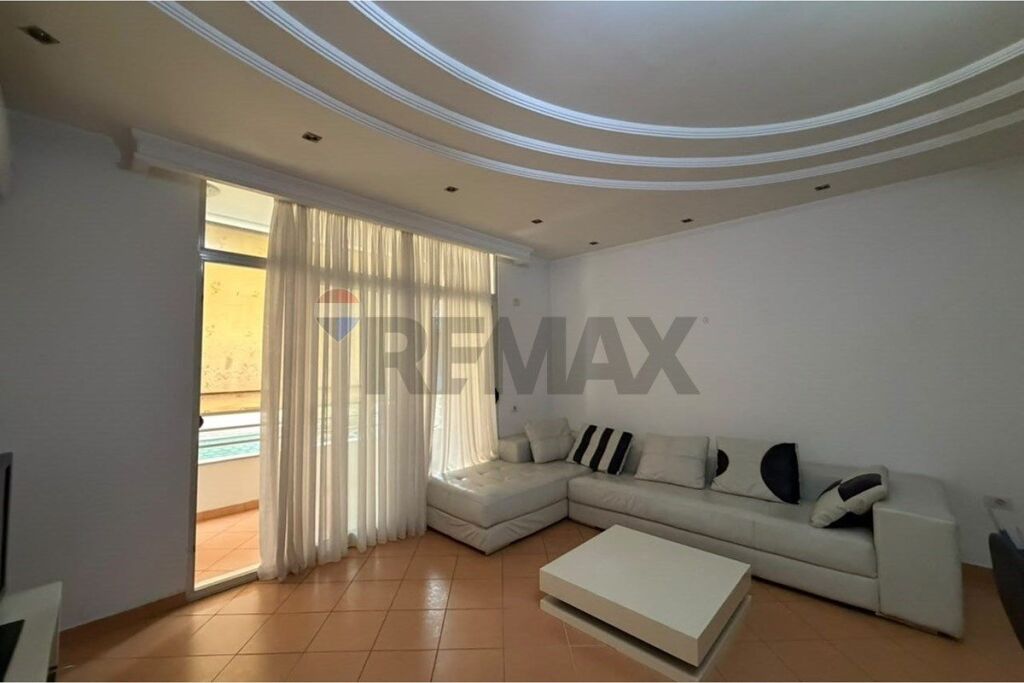 Apartment for sale in Rruga Frang Bardhi, Tirana, 102 m². Photo 2 of 3
