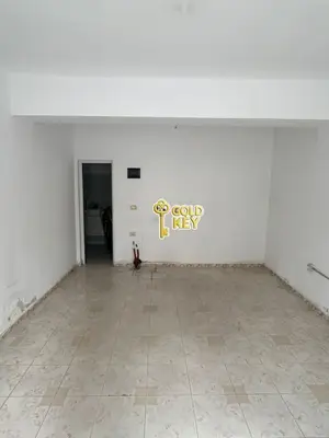 Dyqan me qera në Rruga Abaz Çelkupa, Durrës, 25 m². Foto 1 nga 2