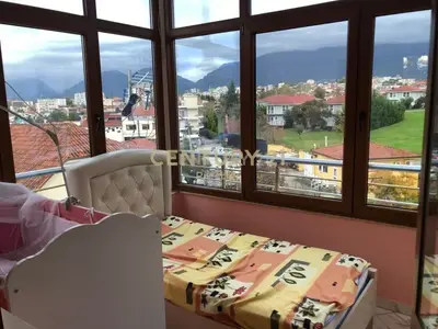 Apartament 3+1 me qera në Vilat amerikane, Tiranë, 162 m². Foto 6 nga 9