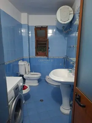 Apartament 3+1 me qera në Osman Myderizi, Tiranë, 80 m². Foto 2 nga 4
