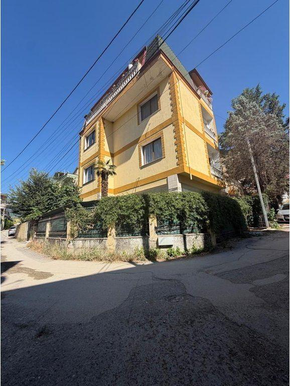 Casa indipendente in vendita a Rruga Vilat Gjermane, Tirana, 565 m²