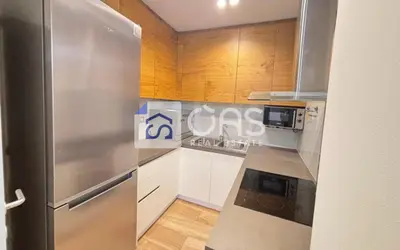 Apartament 3+1 me qera në Pazari i Ri, Tiranë, 100 m². Foto 2 nga 6