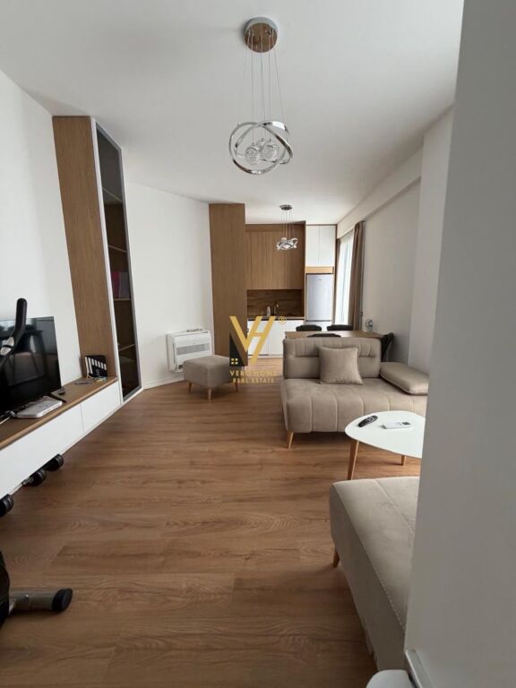Apartament 1+1 me qera në Komuna e Parisit, Tiranë, 73 m². Foto 1 nga 3