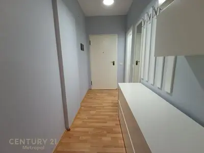 Apartament 2+1 me qera në Sheshi Skënderbej, Tiranë, 102 m². Foto 2 nga 8