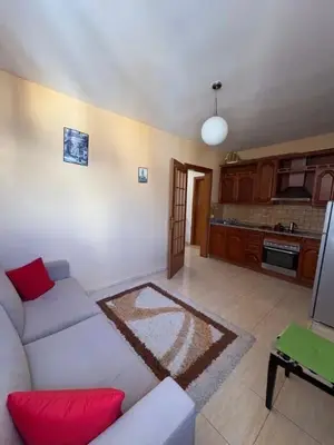 Apartament 1+1 me qera në Rruga e Bogdanëve, Tiranë, 60 m². Foto 2 nga 6
