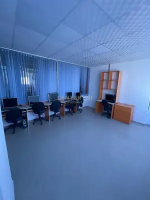 Commercial space for rent in Hyrja e Durresit, Durrës, 528 m². Photo 10 of 12