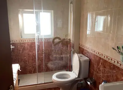 Apartament 2+1 me qera në Ali Demi, Tiranë, 120 m². Foto 5 nga 6