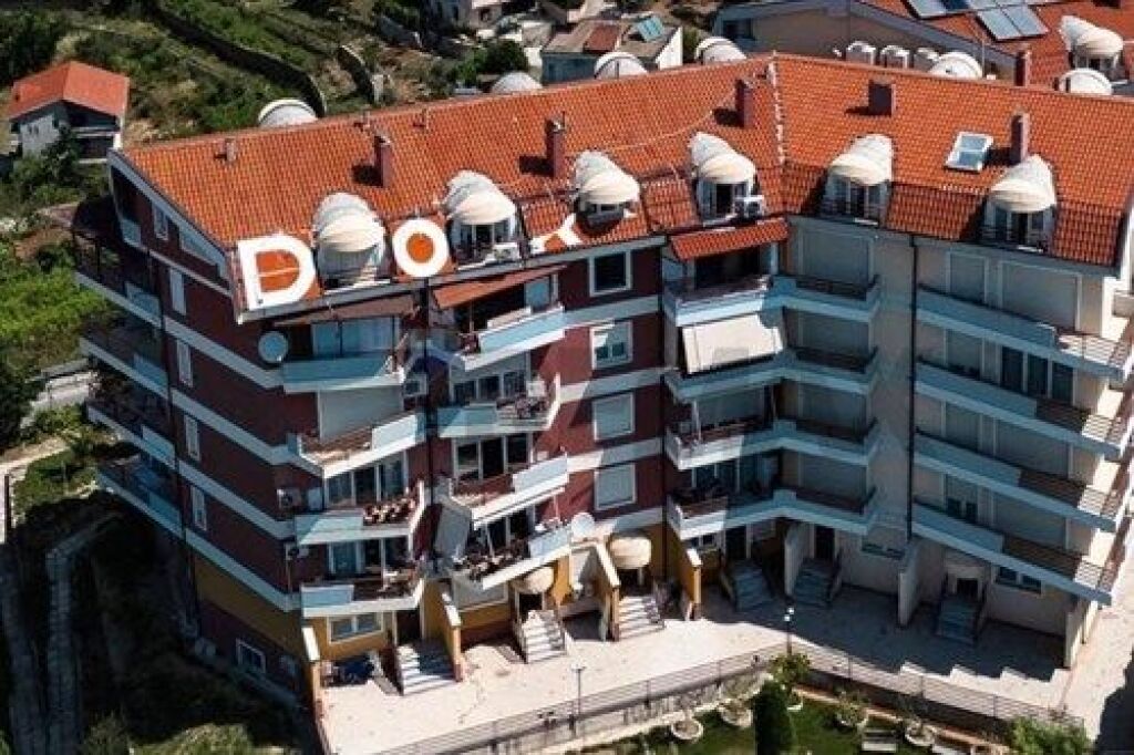Apartment 1+1 for sale in Dora Residence, Tirana, 64 m². Photo 2 of 3