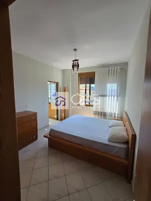Apartament 2+1 me qera në Rruga Fortuzi, Tiranë, 90 m². Foto 3 nga 5