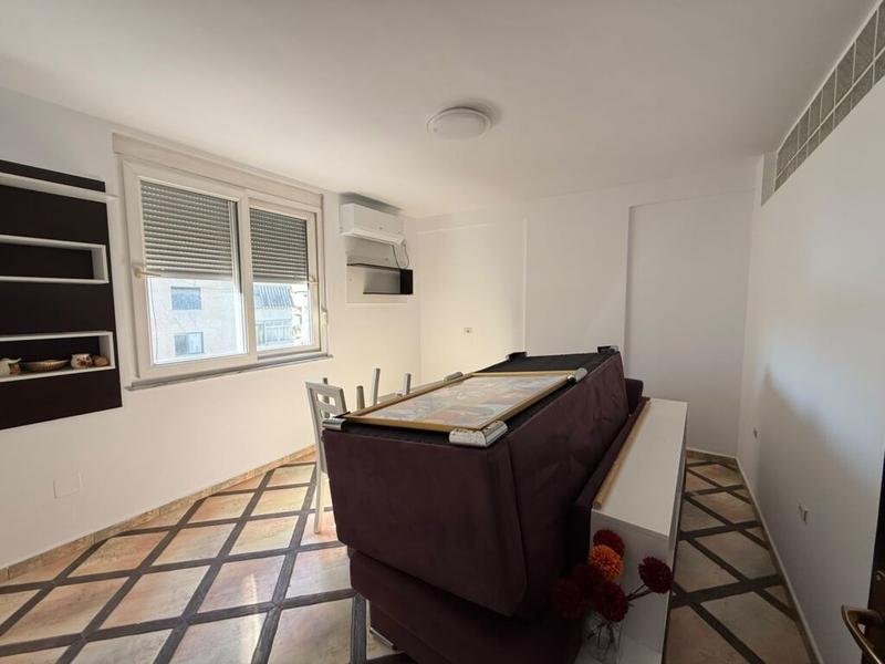 Commercial space for rent in Ekspozita Building, Tirana, 74 m²