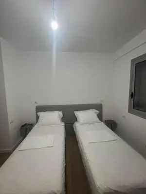 Apartament 2+1 me qera në Rruga Hajredin Haxhiraj, Vlorë, 110 m². Foto 6 nga 12