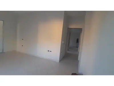 Apartament 2+1 në shitje në Kinoteatri, Vlorë, 110 m². Foto 5 nga 10