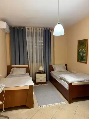 Apartament 2+1 me qera në Myslym Shyri, Tiranë, 120 m². Foto 9 nga 12