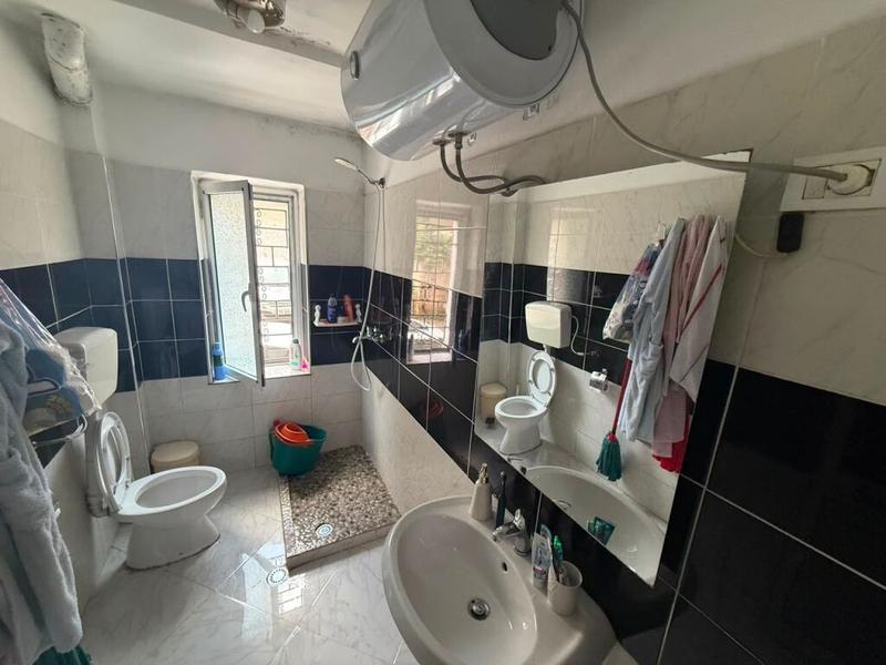 Apartament 2+1 në shitje në Sheshi Shtraus, Tiranë, 70 m². Foto 5 nga 7
