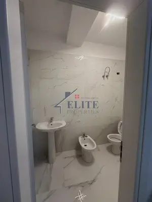 Apartament 2+1 me qera në Liqeni i Thatë, Tiranë, 120 m². Foto 7 nga 11