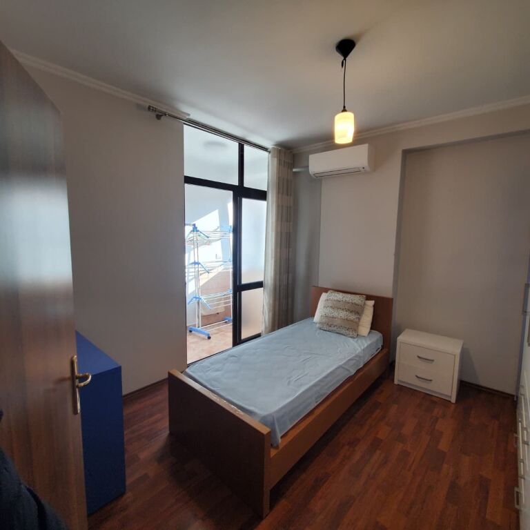 Apartament 3+1 me qera në Rruga Him Kolli, Tiranë, 110 m². Foto 2 nga 3