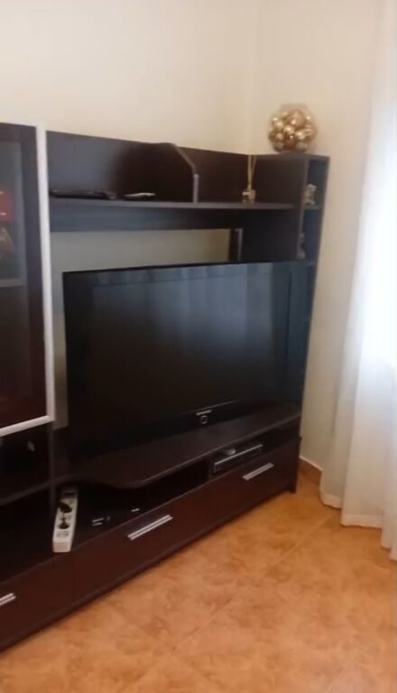 Apartament 2+1 me qera në Fakulteti i Ekonomisë, Tiranë, 100 m². Foto 1 nga 5