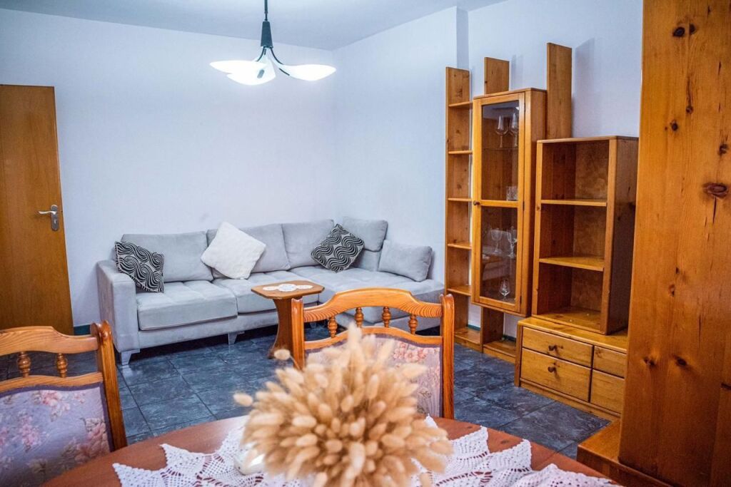 Appartamento 2+1 in affitto a Pazari i Ri, Tirana, 70 m². Foto 1 di 3