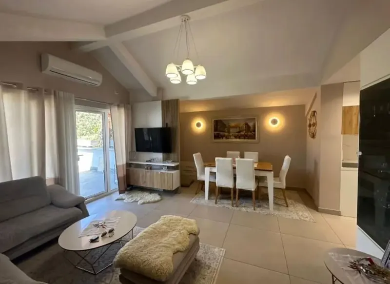 Appartamento 2+1 in affitto a Xhamlliku, Tirana, 120 m²