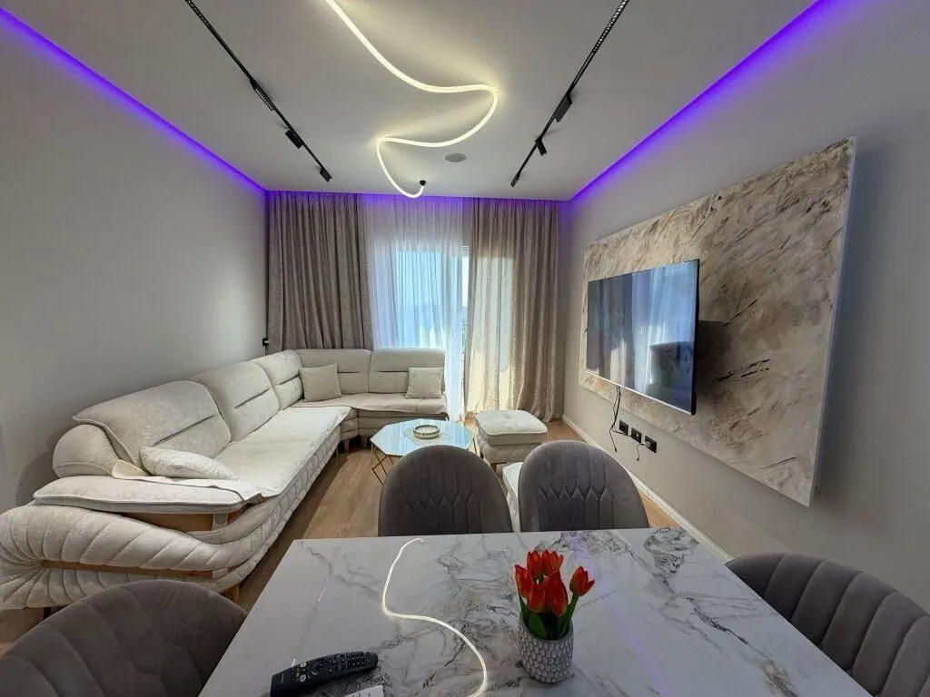 Apartament 2+1 me qera në Rruga Dritan Hoxha, Tiranë, 100 m². Foto 1 nga 6