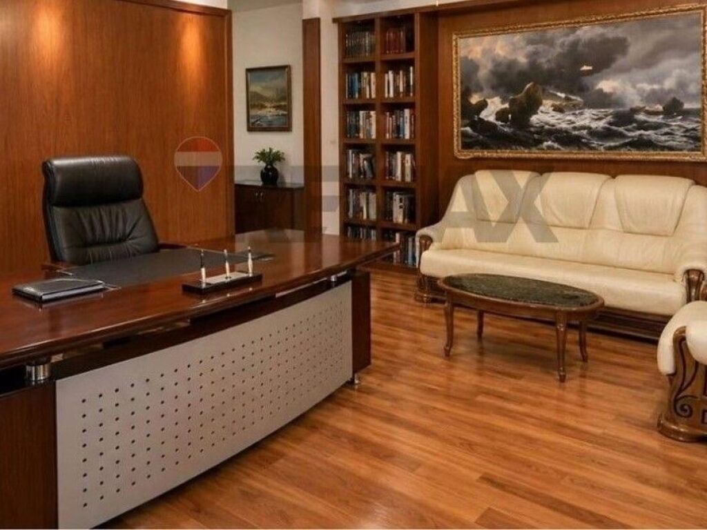 Apartment for rent in Blloku, Tirana, 122 m². Photo 2 of 3