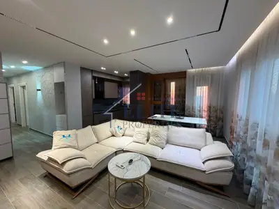 Penthouse for rent in Rruga e Dibrës, Tirana, 120 m². Photo 4 of 12