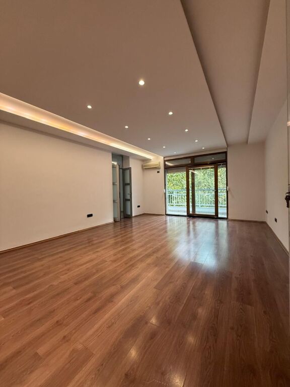 Office for rent in Myslym Shyri, Tirana, 118 m². Photo 3 of 3