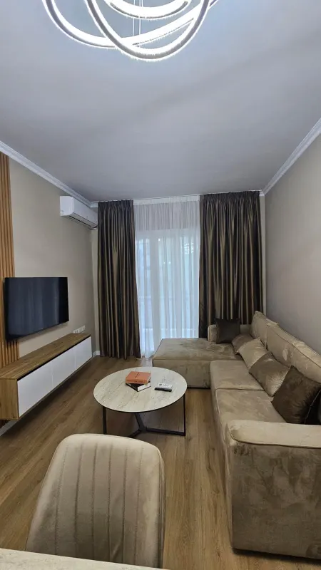 Apartament 2+1 me qera në Kopshti Botanik Zoologjik, Tiranë, 100 m²