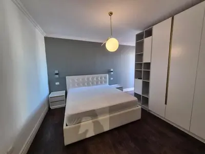 Apartament 1+1 me qera në Rruga Pavaresia, Durrës, 77 m². Foto 6 nga 7