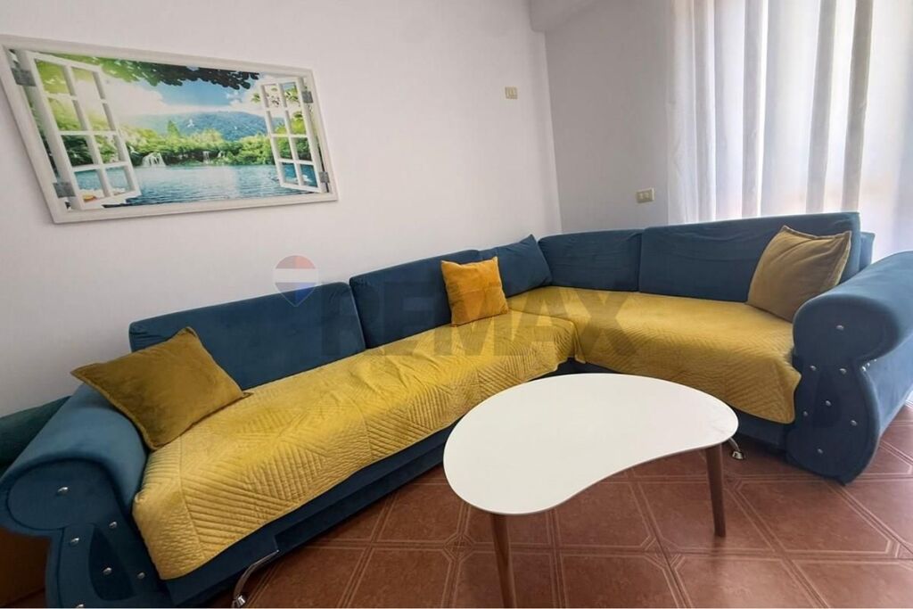 Appartamento in affitto ad Astir, Tirana, 70 m². Foto 1 di 3