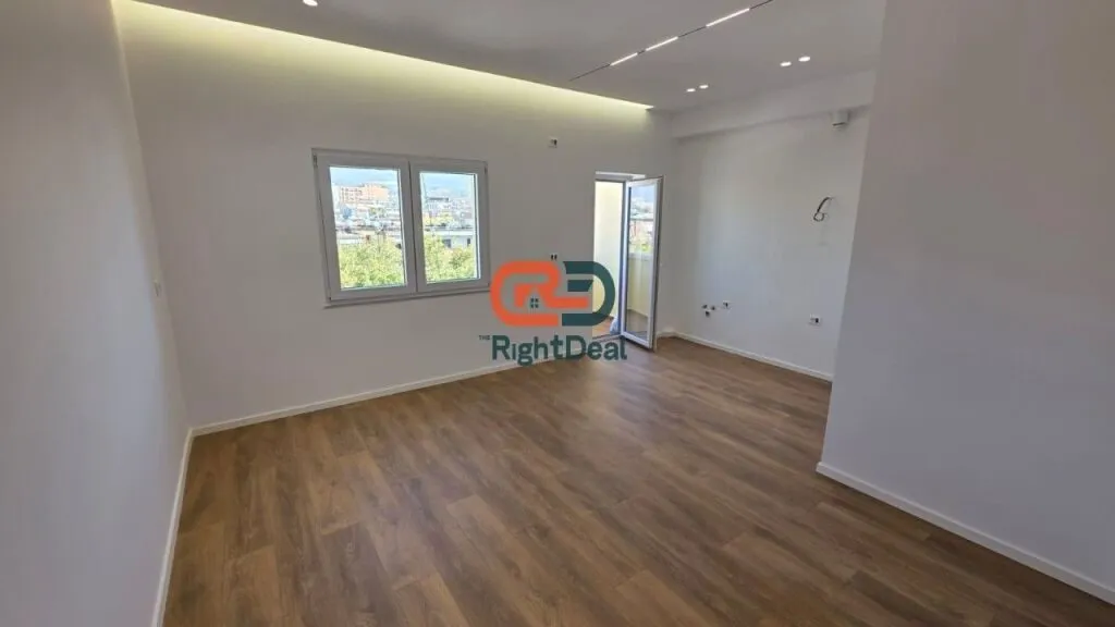 Apartament 1+1 në shitje në Rruga Kongresi i Manastirit, Tiranë, 61 m². Foto 1 nga 7