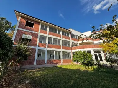 Locale commerciale in affitto a Linzë, Tirana, 900 m². Foto 6 di 7