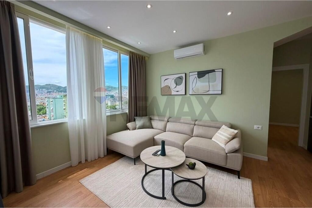 Apartment for sale in Myslym Shyri, Tirana, 70 m². Photo 3 of 3