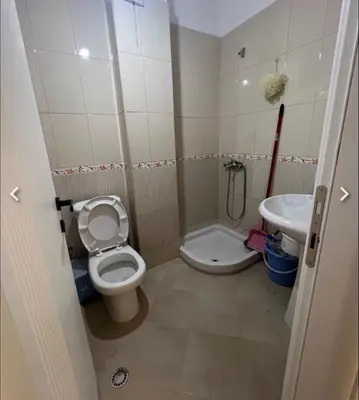 Apartament 2+1 me qera në Rruga 5 Maji, Tiranë, 100 m². Foto 6 nga 8