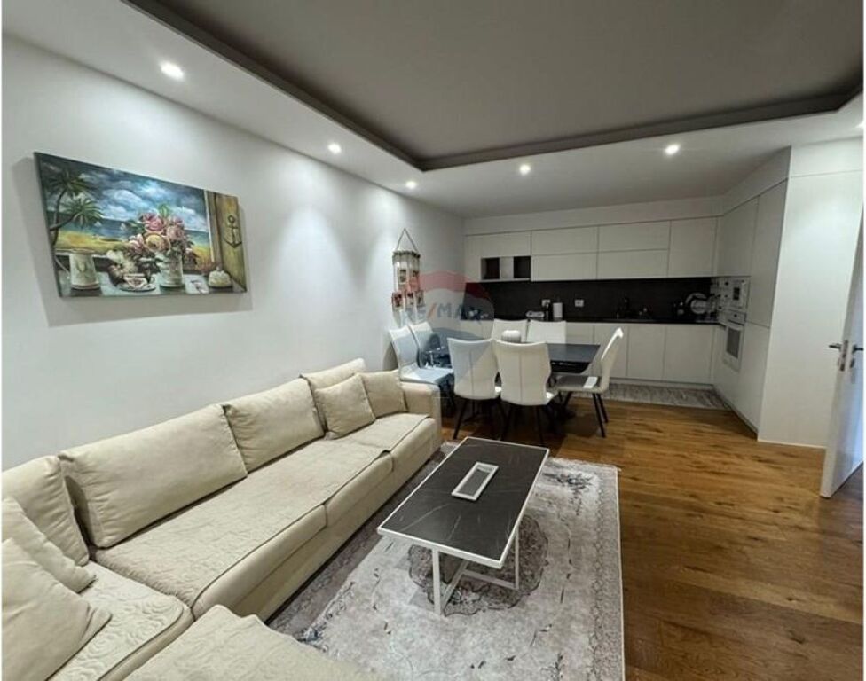 Villa for rent in Kashar, Tirana, 370 m². Photo 2 of 3