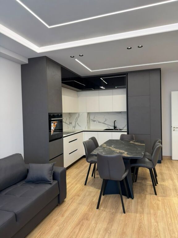 Appartamento 1+1 in affitto ad Astir, Tirana, 70 m². Foto 1 di 3