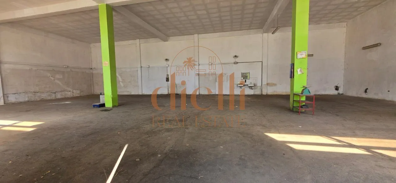 Magazinë në shitje në Autostrada Tirane - Durres, Tiranë, 2 120 m². Foto 1 nga 5