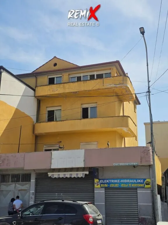 ZyrĂ« nĂ« shitje nĂ« Rruga Aleksander Goga, DurrĂ«s, 505 mÂČ. Foto 1 nga 12