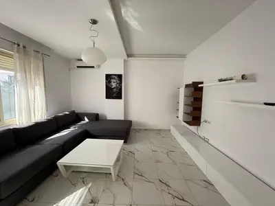 Apartament 2+1 me qera në Liqeni i Thatë, Tiranë, 86 m². Foto 2 nga 8