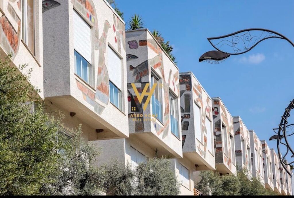 Apartment 2+1 for sale in Kodra e Diellit, Tirana, 146 m². Photo 1 of 2