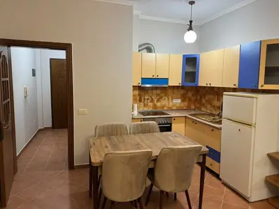 Apartament me qera në Kinostudio, Tiranë, 75 m². Foto 2 nga 4