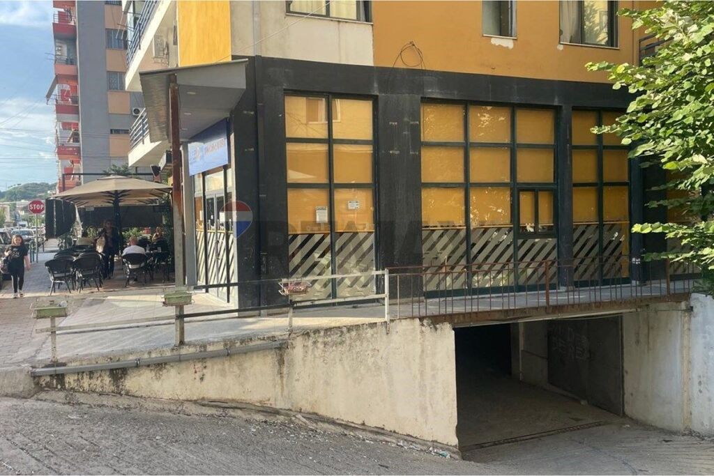Shop for sale in Yzberisht, Tirana, 54 m². Photo 1 of 3