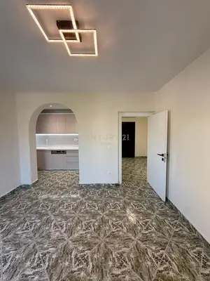 Apartment 2+1 for rent in Stacioni i Trenit, Durrës, 77 m². Photo 9 of 12