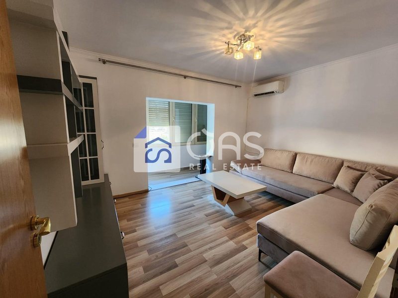 Appartamento 1+1 in affitto a Rruga e Elbasanit, Tirana, 70 m²
