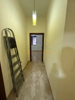 Zyrë me qera në kompleksi Panorama, Tiranë, 94 m². Foto 3 nga 6
