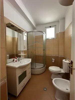 Apartament 1+1 me qera në Ish-URT, Durrës, 110 m². Foto 6 nga 7